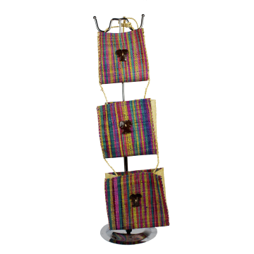 Košík závěsný – 3dílný/kapsa, materiál: vlákno rafie, ozdoba – kokosové dřevo, Madagaskar